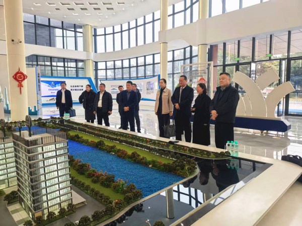 best365英国在线体育到温州万洋集团参观考察