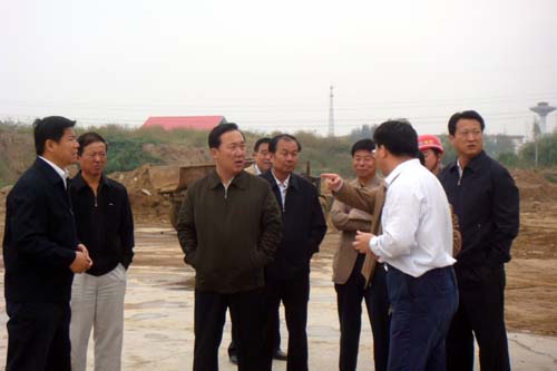 市委常委、常务副市长王浩到大剧院工地调度工作