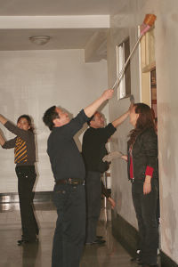 庆“五一”迎“五四”best365英国在线体育机关进行义务劳动